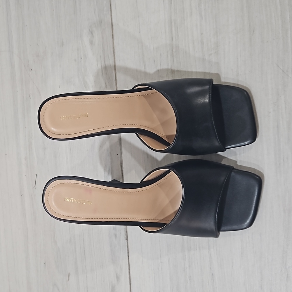 Pretty Little Thing black mules/heels